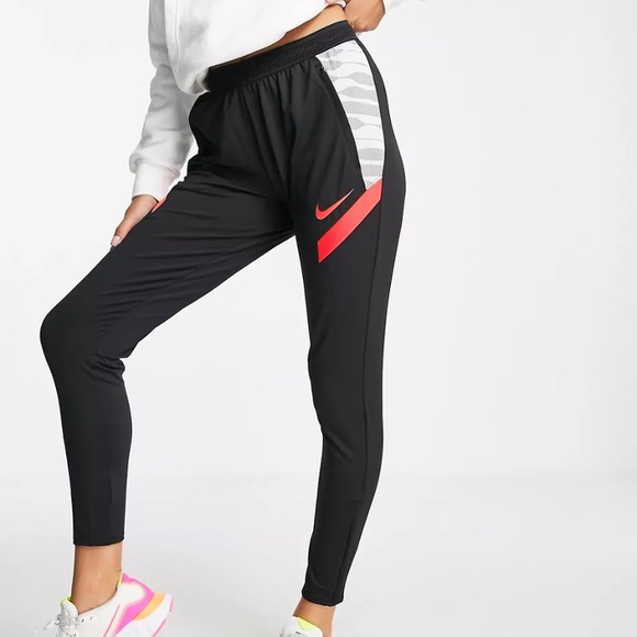 NWT Nike Dri-FIT Strike Women's Soccer Pants black/neon pink size small - Picture 1 of 16